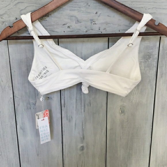 NEW Frankie's Bikinis Austin Front Knot Rib Top - Picture 4 of 15